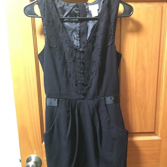 H&M Dresses & Skirts - Black Dress with Pockets!